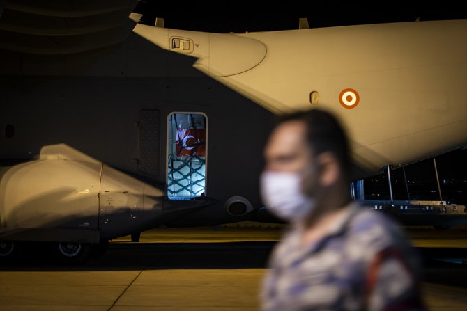 Türkiye'den Lübnan'a yardım malzemeleri taşıyan askeri nakliye uçağı havalandı