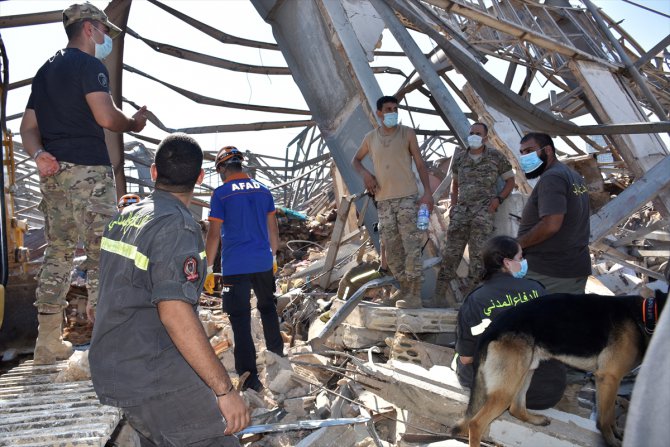 Türk ekiplerin, Beyrut Limanı'ndaki arama kurtarma faaliyetleri sürüyor