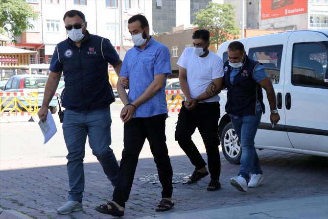 Kayseri'de 3 DEAŞ şüphelisi adliyeye sevk edildi