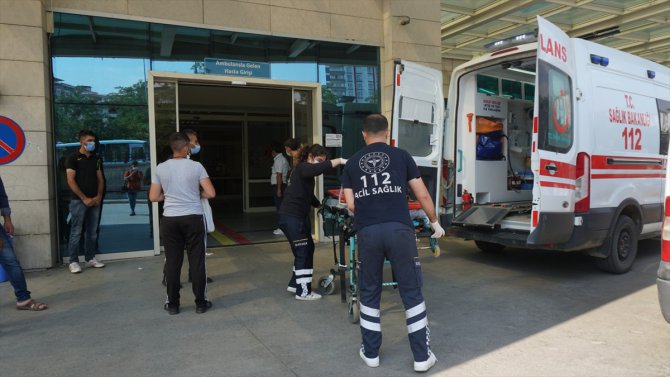 Siirt'te otomobille hafif ticari araç çarpıştı: 4 yaralı