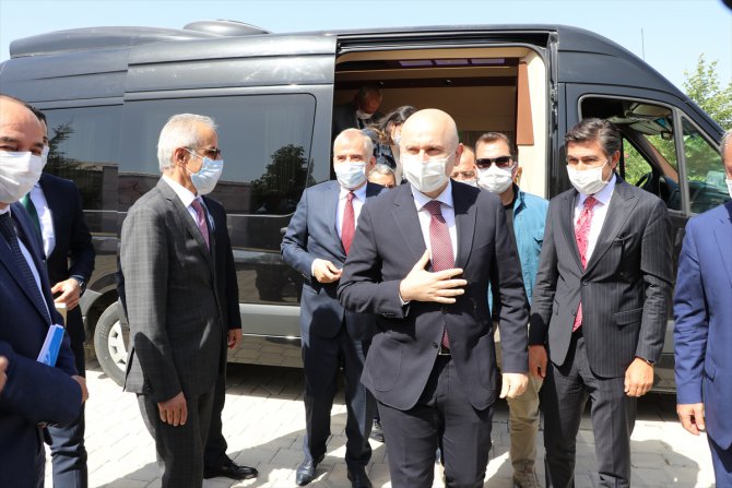 Ulaştırma ve Altyapı Bakanı Karaismailoğlu, Honaz Tüneli'nde incelemelerde bulundu: