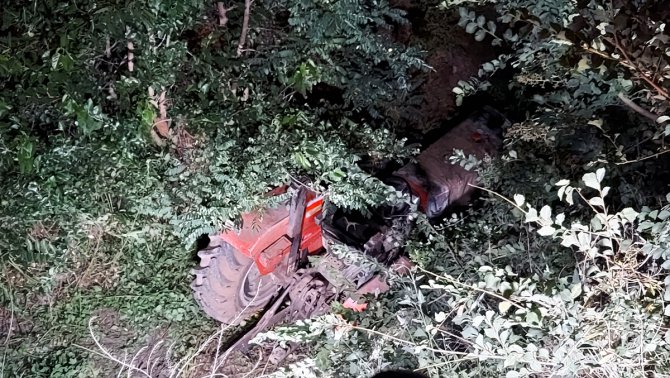 Amasya'da devrilen traktörün sürücüsü öldü
