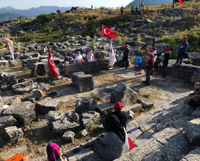 Bucak Belediye Meclisi, 2 bin 600 yıllık antik kentte toplandı