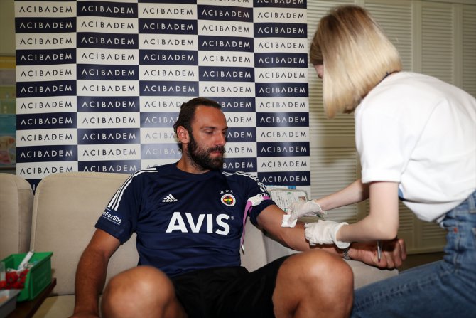 Fenerbahçe Futbol Takımı'nda sağlık kontrolleri başladı