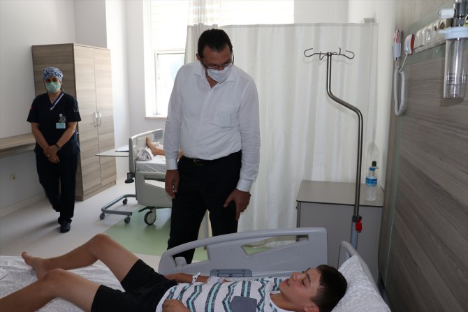 AK Parti Genel Başkan Yardımcısı Yavuz, kadın ve çocuk hastanesini gezdi