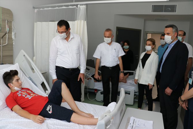 AK Parti Genel Başkan Yardımcısı Yavuz, kadın ve çocuk hastanesini gezdi