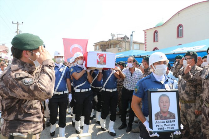 Hakkari'de şehit olan özel harekat polisi Adnan Kısar, Antalya'da son yolculuğuna uğurlandı