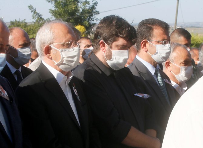 Kılıçdaroğlu, eski Çatalca Belediye Başkanı Cem Kara'nın cenaze törenine katıldı