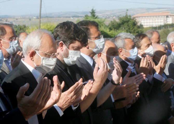 Kılıçdaroğlu, eski Çatalca Belediye Başkanı Cem Kara'nın cenaze törenine katıldı