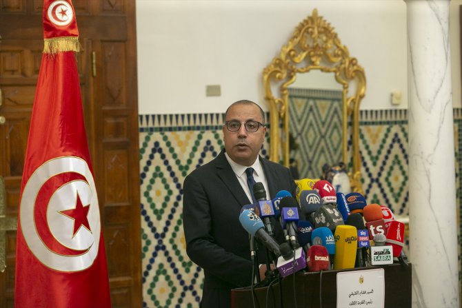 Tunus'ta hükümeti kurmakla görevlendirilen Meşişi: "Siyasilerden oluşan bir hükümetin kurulması imkansız"