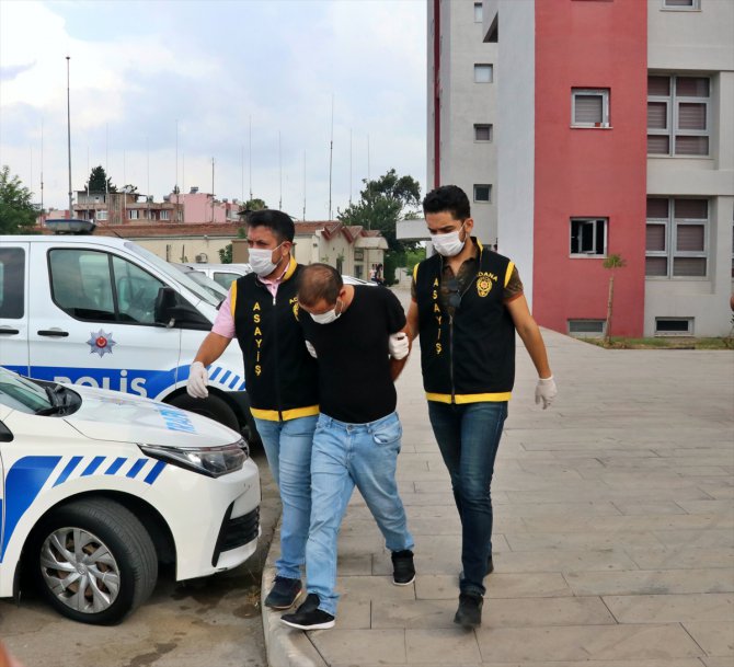 Adana'da otomobilden 43 bin lira çalan 2 şüpheli yakalandı