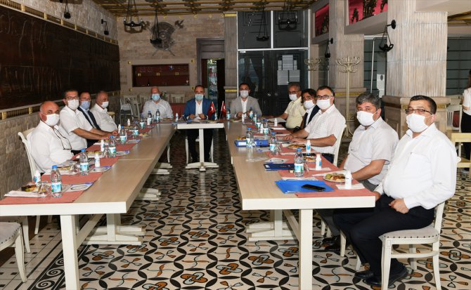 AK Parti TBMM Grup Başkanvekili Turan, CHP'li belediye başkanlarıyla görüştü: