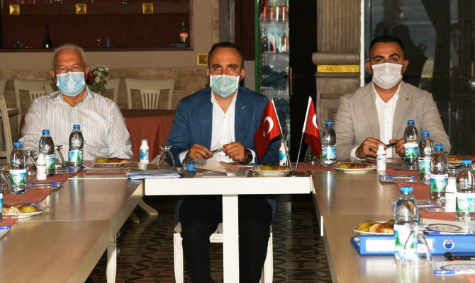AK Parti TBMM Grup Başkanvekili Turan, CHP'li belediye başkanlarıyla görüştü: