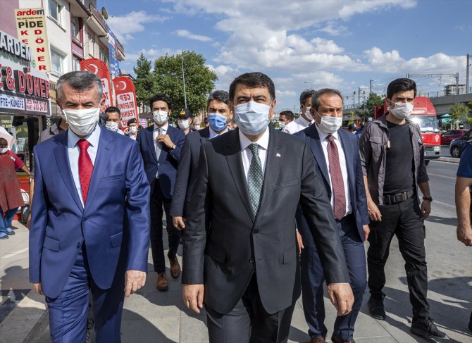 Ankara Valisi Şahin iş yerlerinde alınan Kovid-19 önlemlerini denetledi: