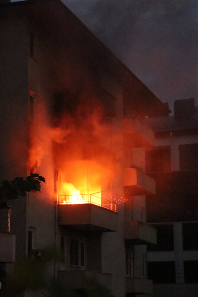Bolu'daki yangında bir evde hasar oluştu