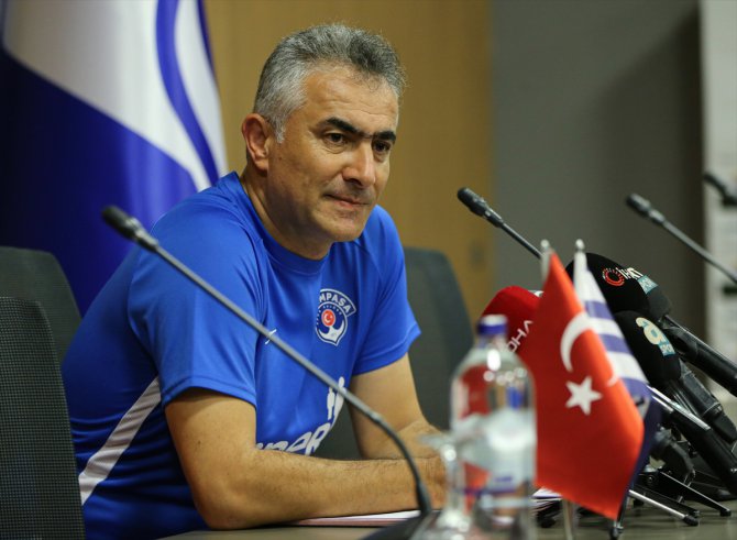 Kasımpaşa'da teknik direktörlük görevine Mehmet Altıparmak getirildi