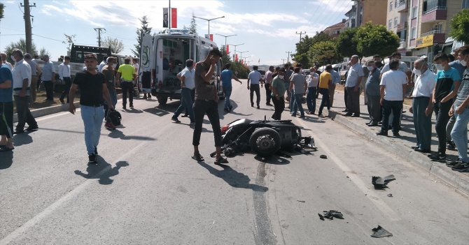 Samsun'da kamyonet ile motosiklet çarpıştı: 1 ölü, 2 yaralı