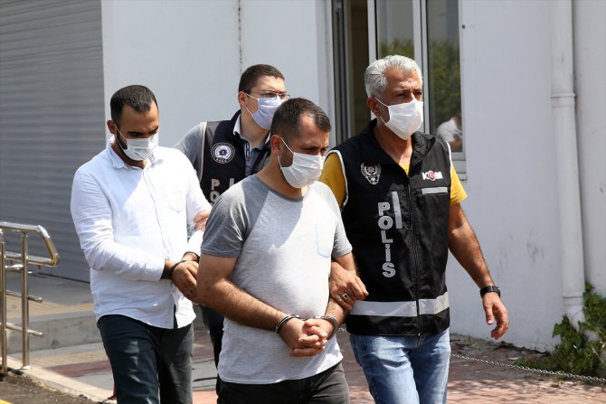 Adana merkezli FETÖ/PDY operasyonunda yakalanan 17 zanlıdan 3'ü tutuklandı