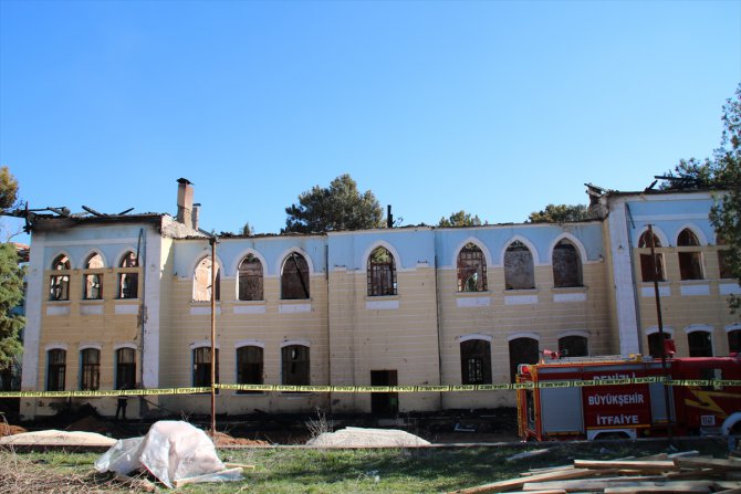 Denizli'de yangında zarar gören tarihi okul restore edilecek