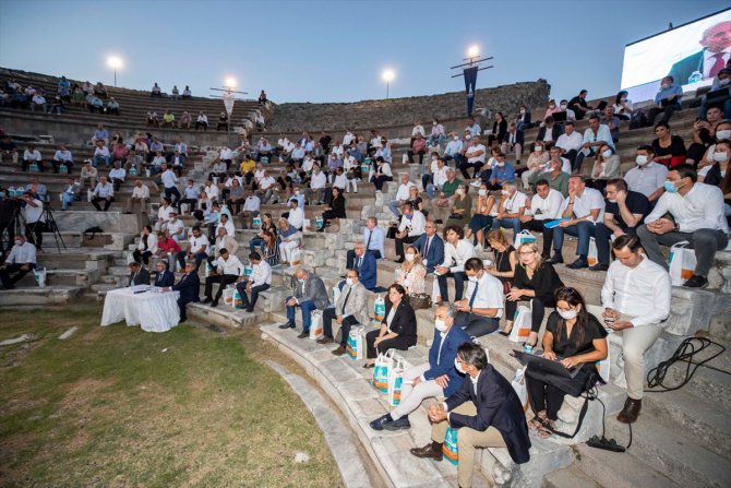 İzmir Büyükşehir Belediye Meclisi tarihi Asklepion Tiyatrosu'nda toplandı
