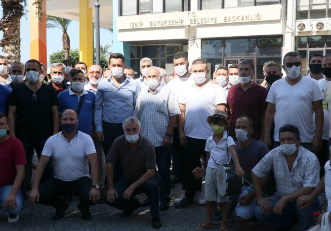 İzmir'de servisçilerden "S Plaka" eylemi