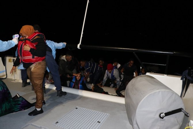Balıkesir'de 24 düzensiz göçmen yakalandı