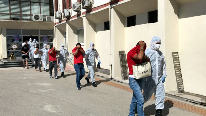 Mersin'de günübirlik evlere fuhuş operasyonu: 21 gözaltı
