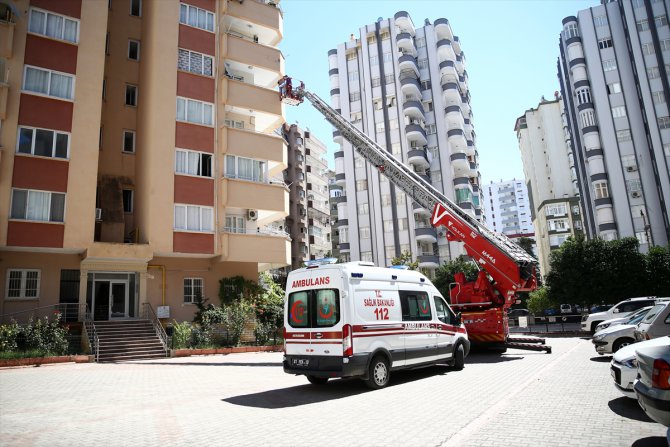 Adana'da rahatsızlanan Parkinson hastasının yardımına polis ve itfaiye koştu