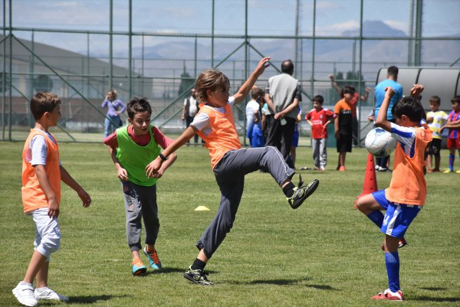 Büyükşehir Belediyesi Erzurumspor Futbol Akademisi kuruldu