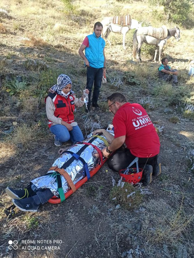 Erzincan'da mera tespitine gittiği sırada yaralanan veteriner, askeri helikopterle kurtarıldı