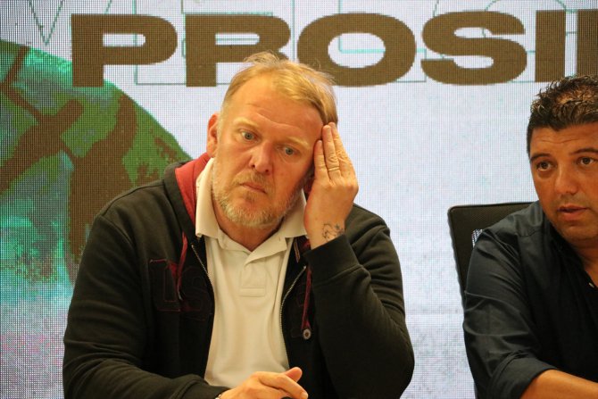 Denizlispor, teknik direktör Robert Prosinecki ile sözleşme imzaladı