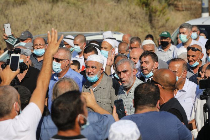 Şeyh Salah hapis cezasını çekmek üzere İsrail makamlarına teslim oldu