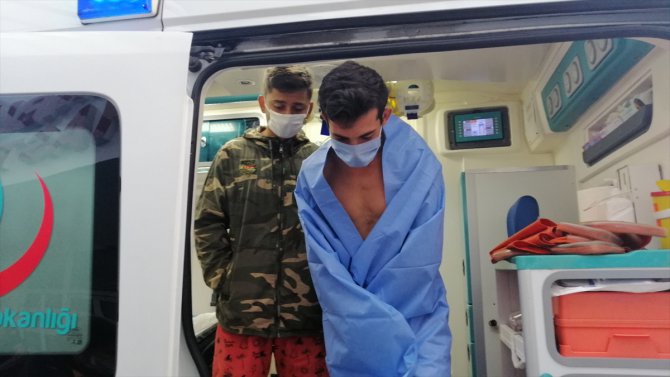 Zonguldak'ta koyda mahsur kalan 8 kişi kurtarıldı