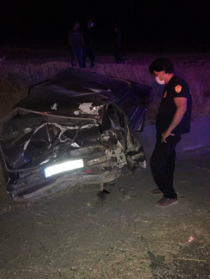 Elazığ'da arızalanan otomobili iten iki kişiye tır çarptı: 1 ölü, 1 yaralı