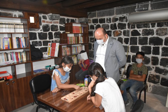 Görevlendirme yapılan Sur Belediyesi "Çocuk Kütüphanesi ve Bilgi Evi" açtı