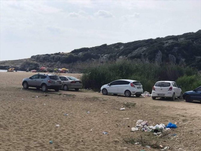 İtalyan Koyu'nda "düşüncesiz tatilcinin" çöpleri doğal güzelliği bozuyor