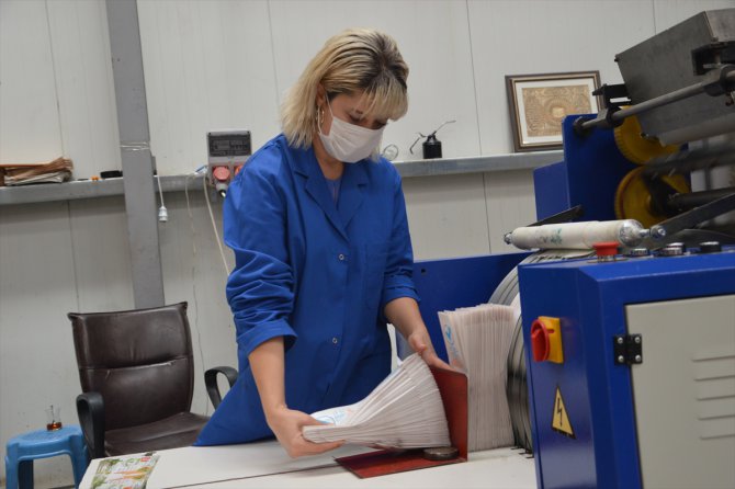 KOSGEB desteğiyle ürettiği bio kese kağıdını Avrupa'ya ihraç ediyor