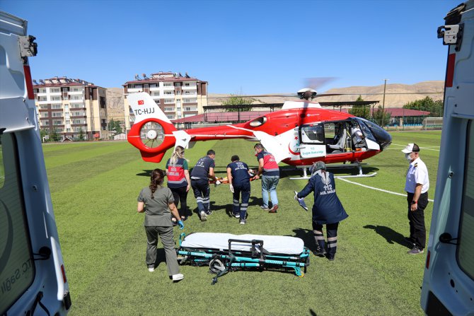 Malatya'da beyin kanaması geçiren çocuk hava ambulansıyla hastaneye sevk edildi