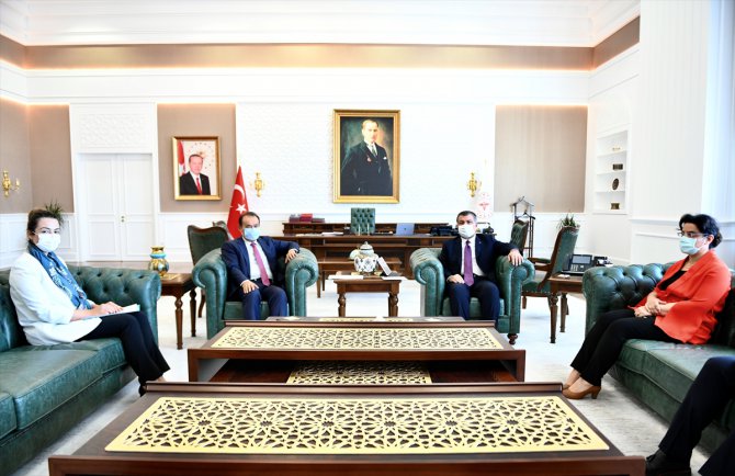 Sağlık Bakanı Koca, Türk Konseyi Genel Sekreteri Amreyev'i kabul etti: