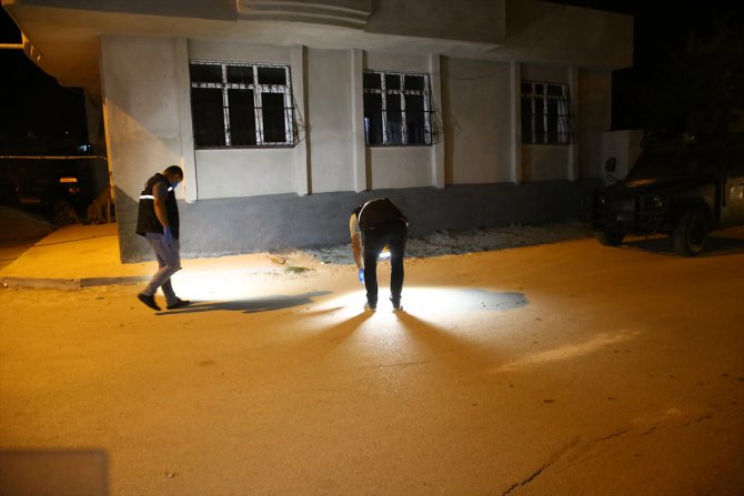 Adana'da bir eve ses bombası atıldı