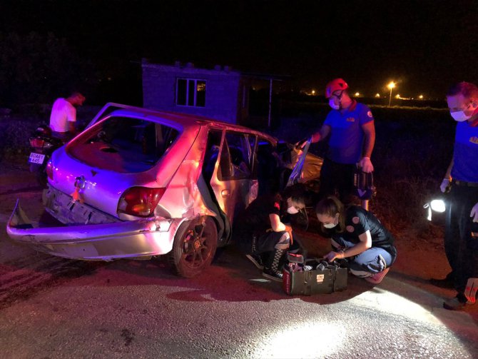 Adana'da tır otomobille çarpıştı: 1 ölü, 2 yaralı
