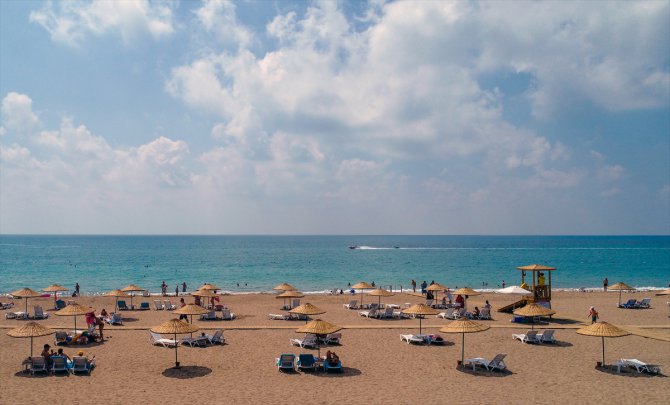 Antalya'da 2 ücretsiz halk plajı hizmete girdi