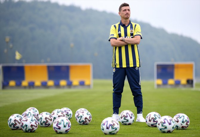 Fenerbahçe'nin yeni transferi Mert Hakan Yandaş: "Bu çatı altında olmak büyük onur"