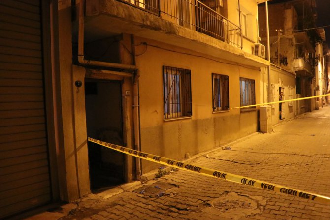 GÜNCELLEME 2 - İzmir’de bir kadın vücudundaki cam kesileri nedeniyle ölü bulundu