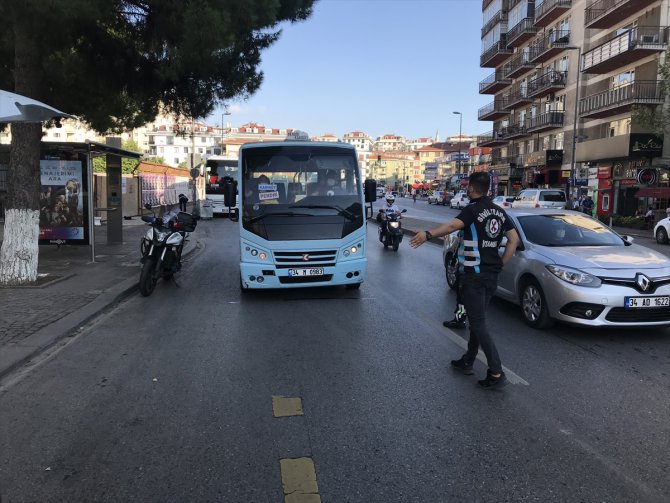 İstanbul'da koronavirüs tedbirleri kapsamında toplu taşıma araçlarında denetim yapıldı