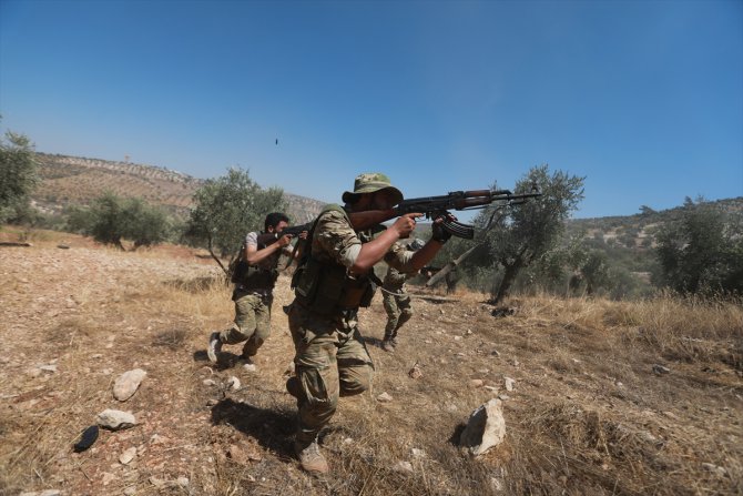 Suriye Milli Ordusu'na 400 yeni asker katıldı