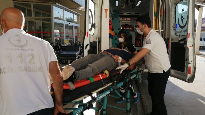 Adana'da otomobil uçuruma yuvarlandı: 1 ölü, 1 yaralı
