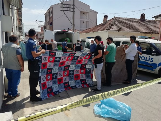 Bursa'da evinin balkonunda düşen kadın öldü