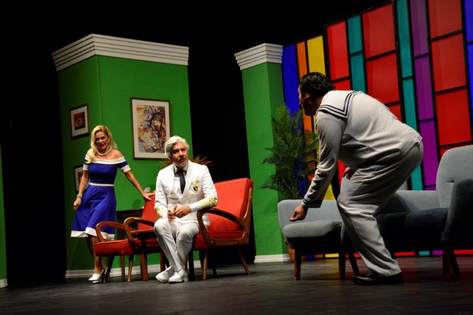 "Süt Kardeşler" oyunu Bursa'da sahnelendi