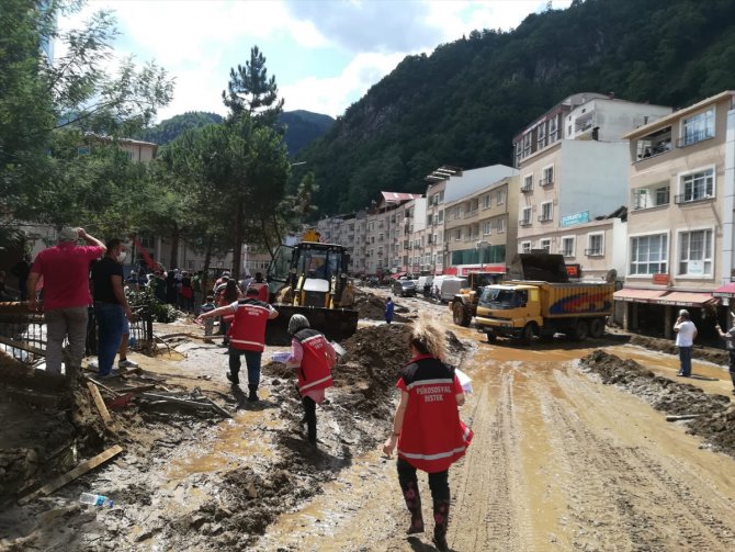 Aile, Çalışma ve Sosyal Hizmetler Bakanlığı: Giresun'daki sel felaketi sonrası ekiplerimiz sahada